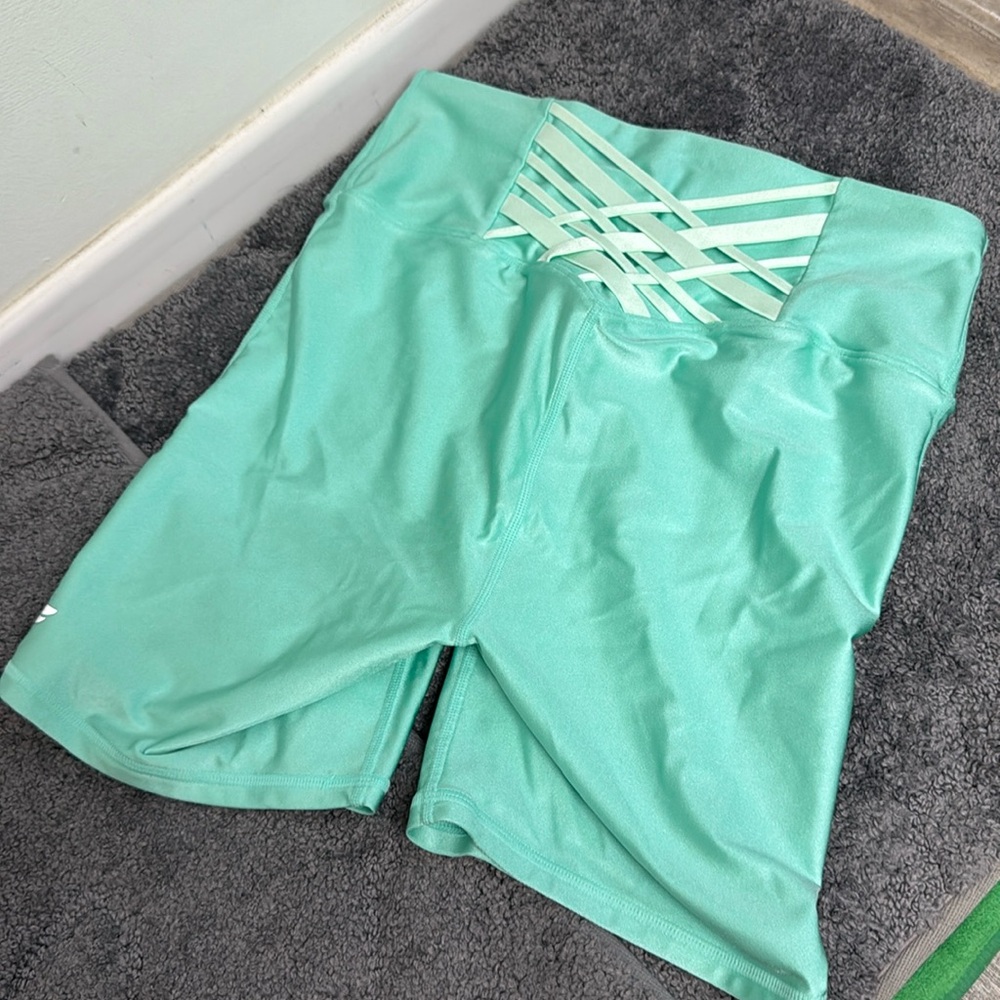 Fabletica nylon super stretch walking shorts mint green S/M
